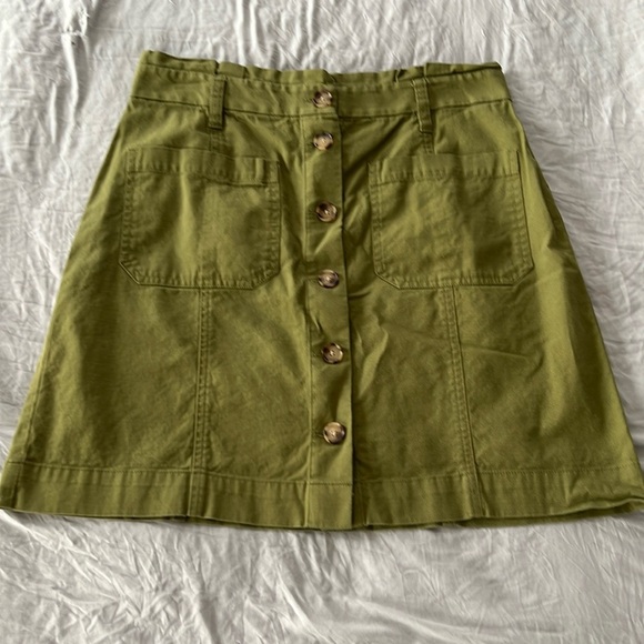 LOFT Outlet Military Green Button Front Skirt w/ Front Pockets & Belt Loops - Picture 1 of 4